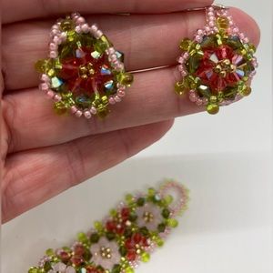 Beautiful seed bead bracelet and earrings  Very unique.